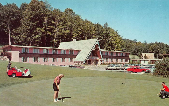 Boynehof Lodge - Old Postcard Photo (newer photo)